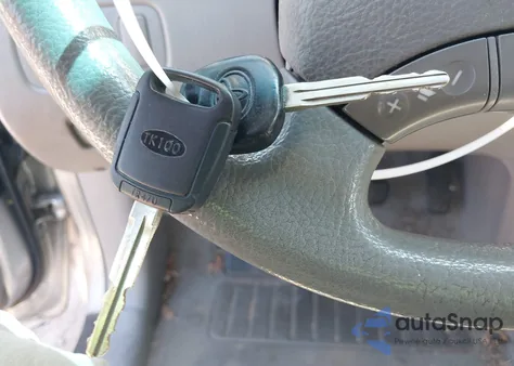 2004 Toyota Sienna Le из США, поврежденный, VIN 5TDBA23C04S016144